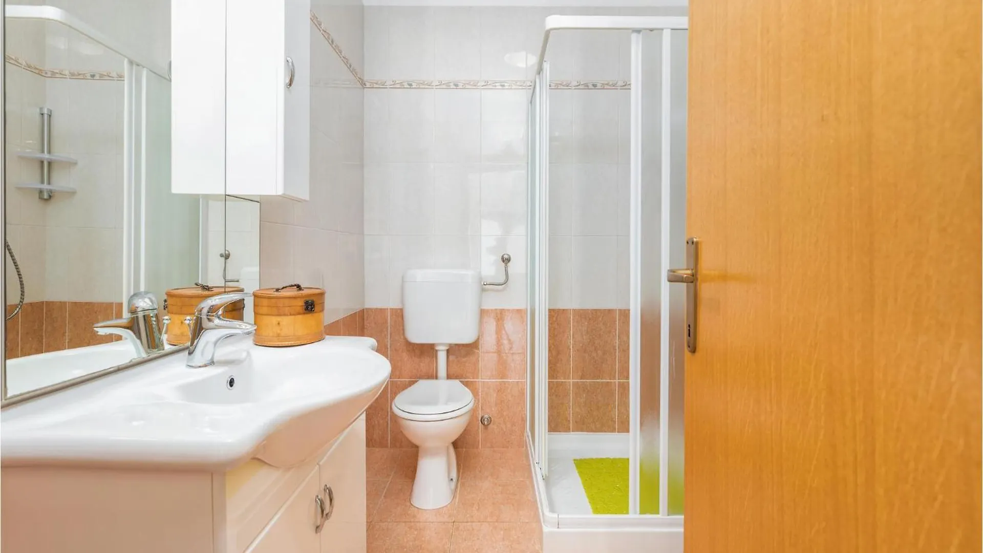 Gorgeous Home In Galizana With Wifi