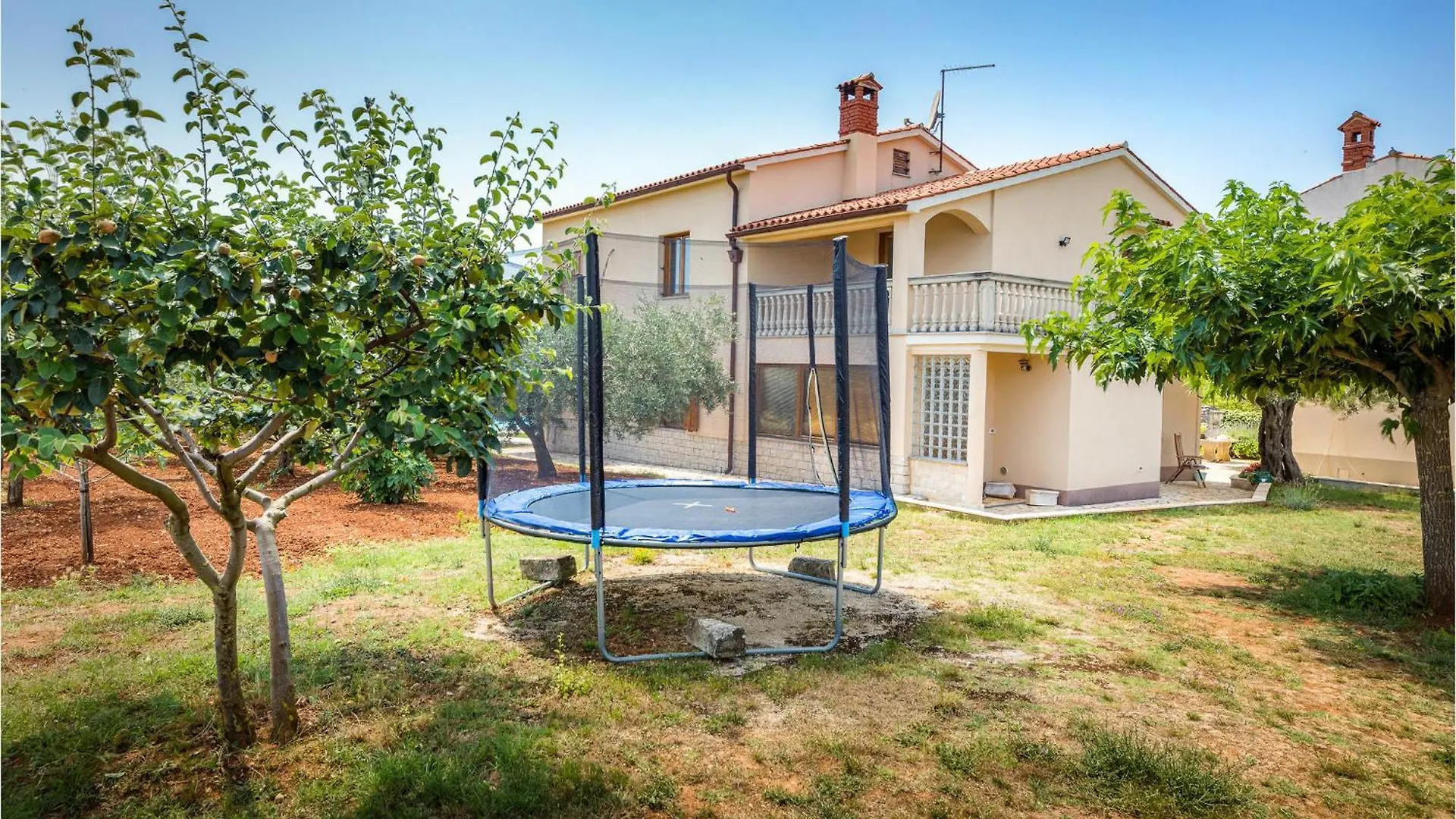 Gorgeous Home In Galizana With Wifi