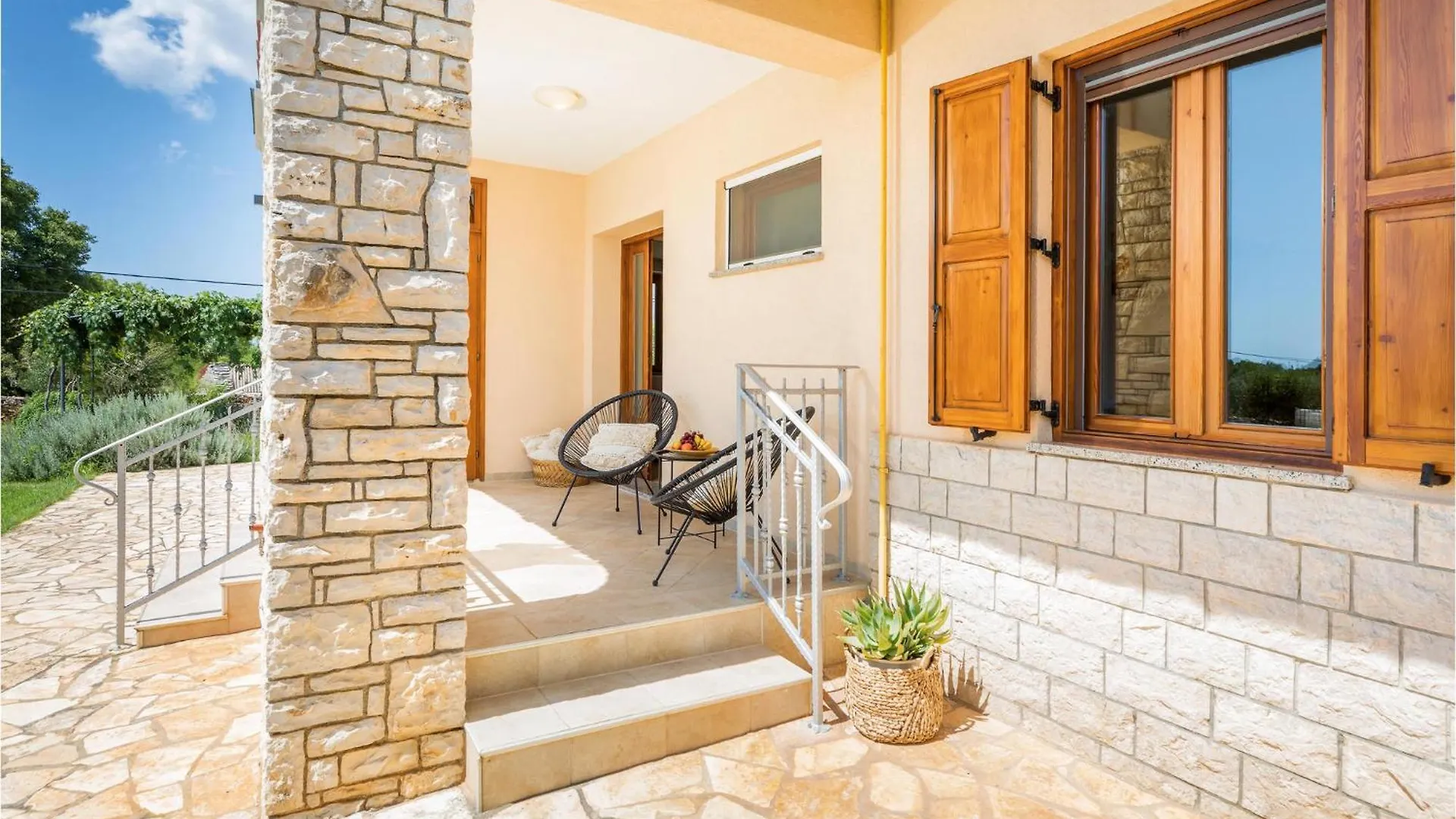 Gorgeous Home In Galizana With Wifi 0*,  Croatia
